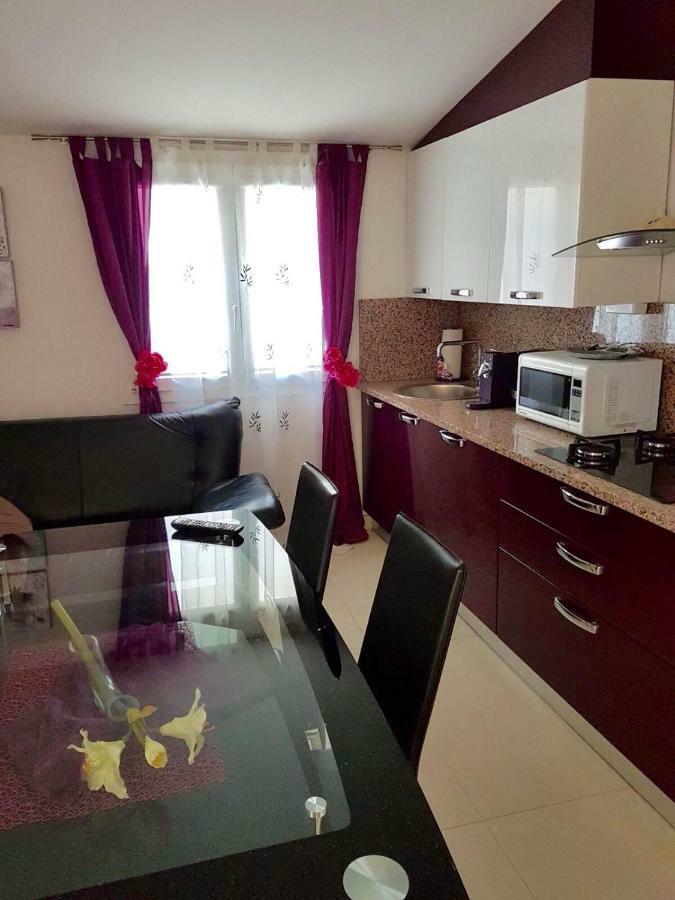 Apartment Dijana Kastela Exterior photo