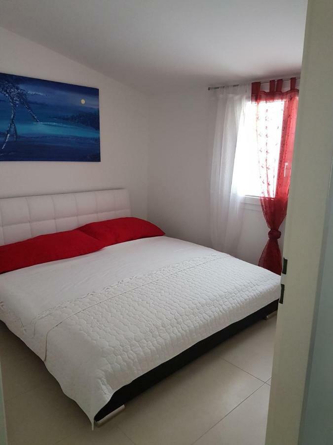 Apartment Dijana Kastela Exterior photo